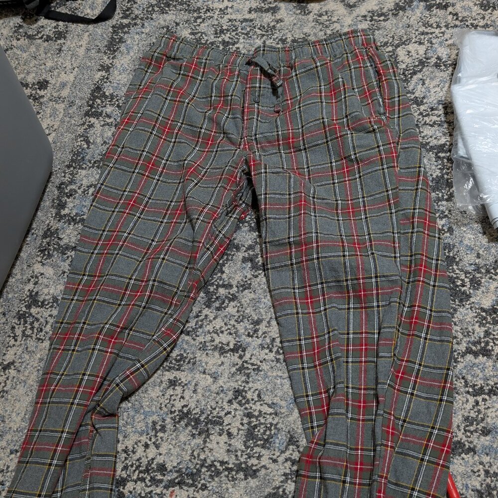 Eddie Bauer Men’s Gray, Red & Yellow Plaid Lounge Pajama Pants – Size Large
